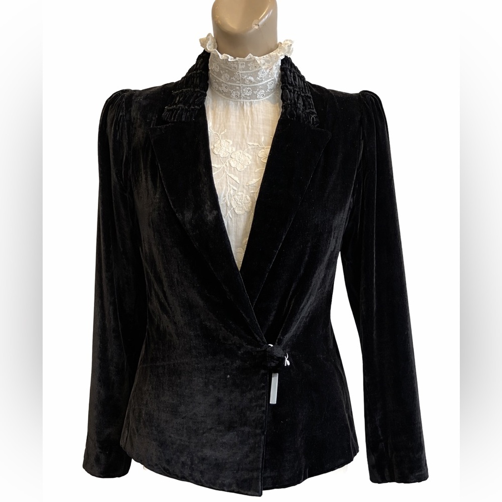 Vintage velvet jacket 1900’s